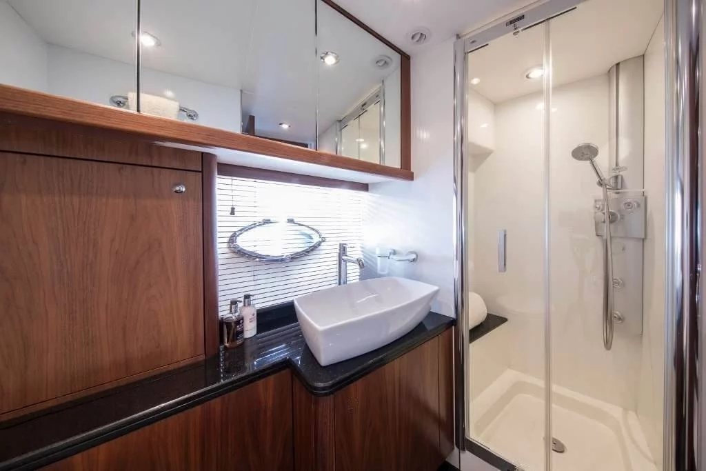 An image of Infinito yacht