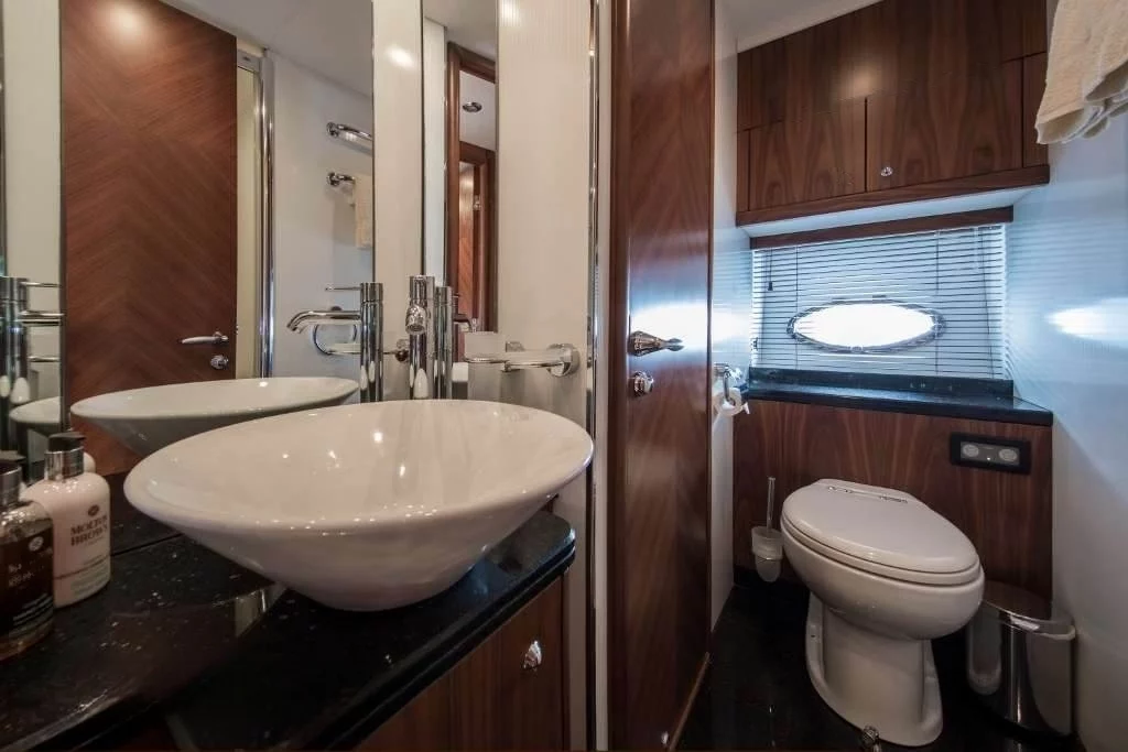 An image of Infinito yacht