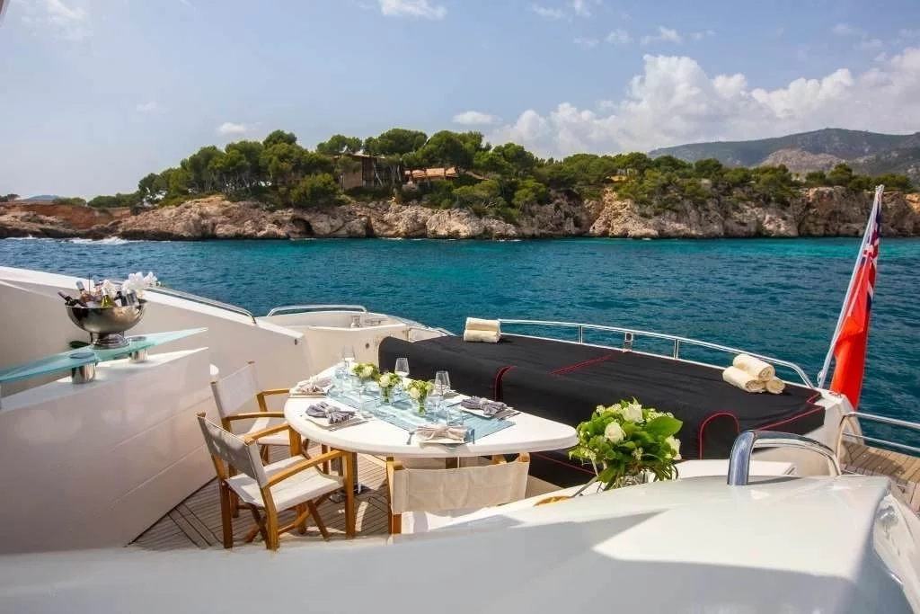 An image of Infinito yacht