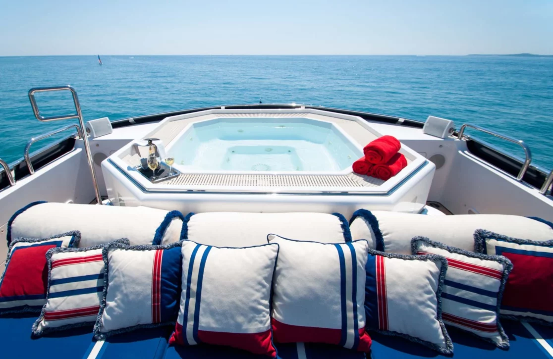 An image of Element yacht