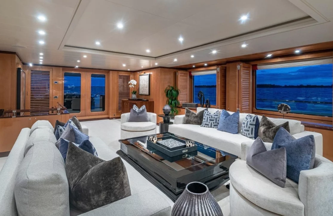 An image of Lind yacht
