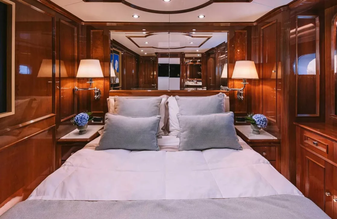 An image of Oak yacht