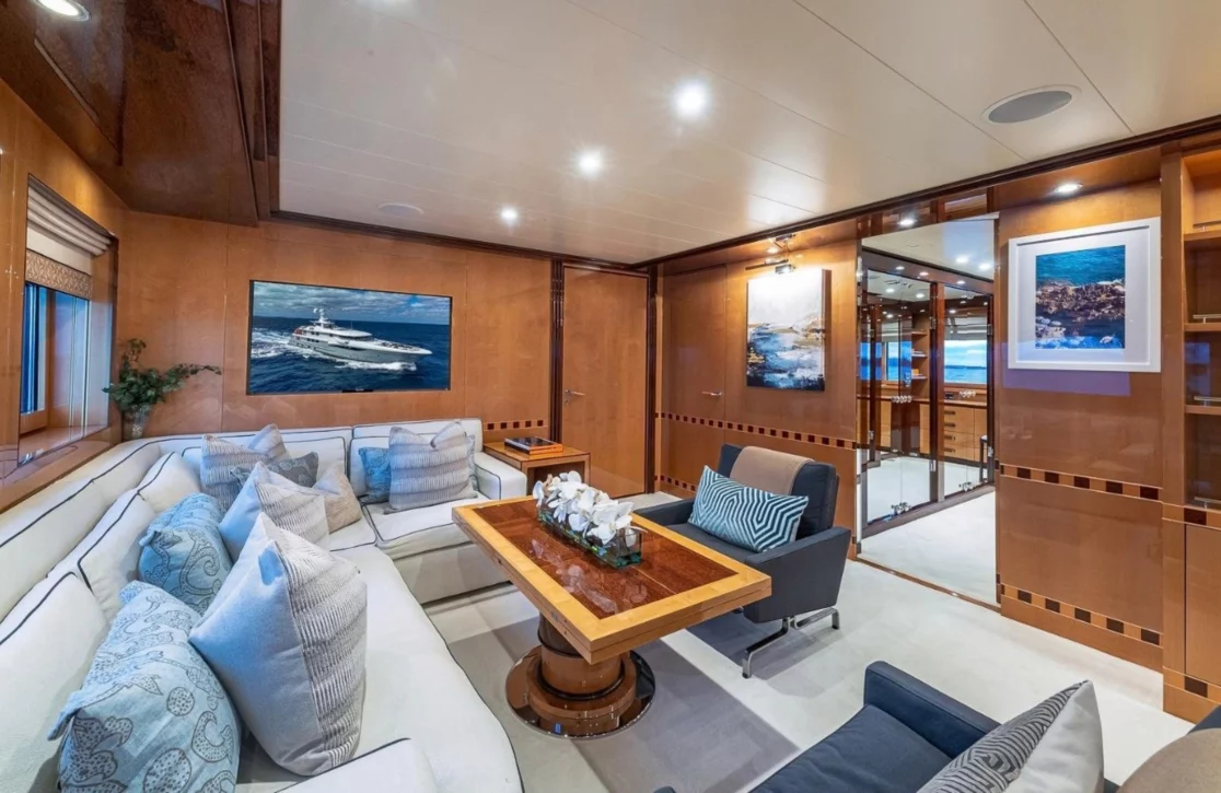 An image of Lind yacht