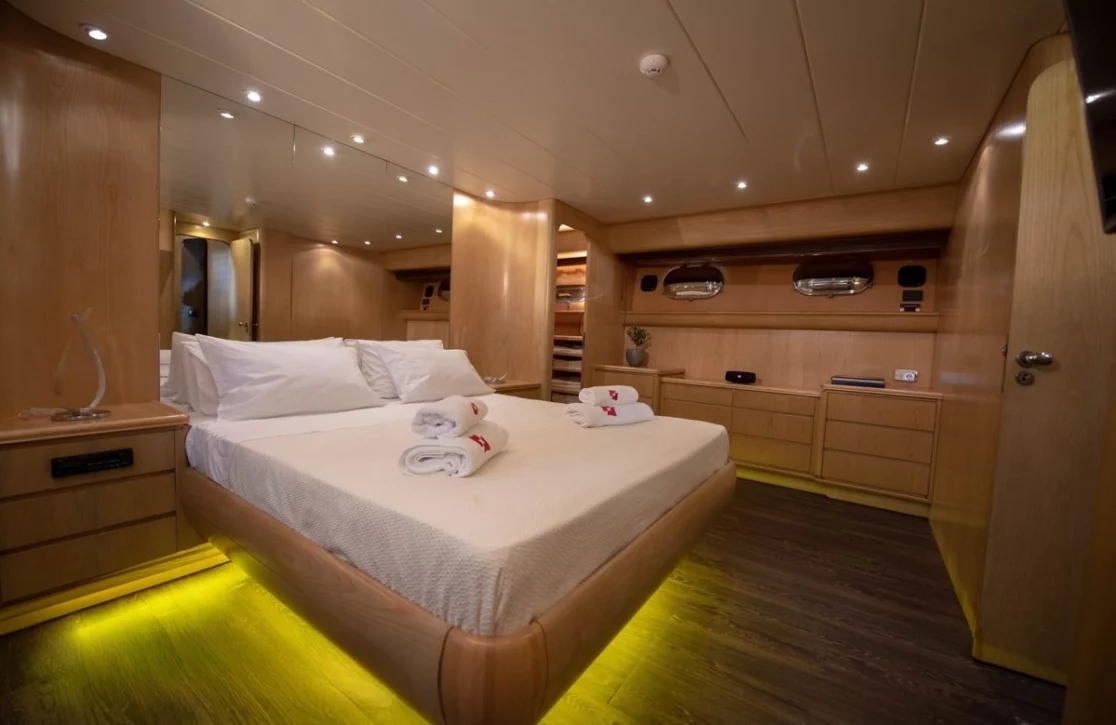An image of Kiss yacht
