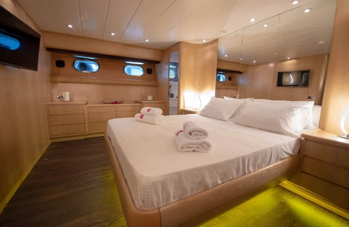 An image of Kiss yacht
