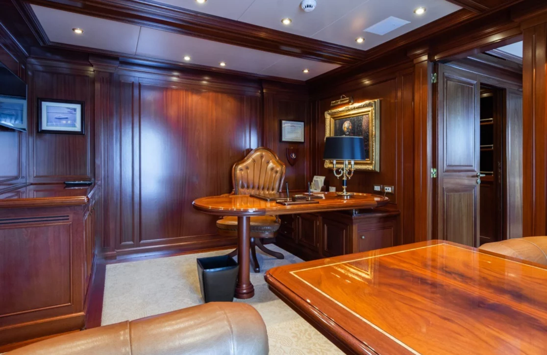 An image of Apogee yacht
