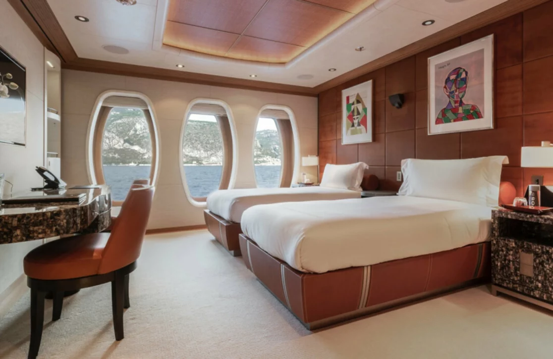 An image of Sunrays yacht