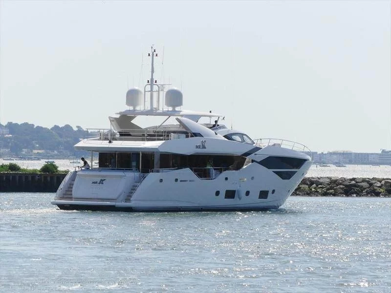 An image of Legende yacht