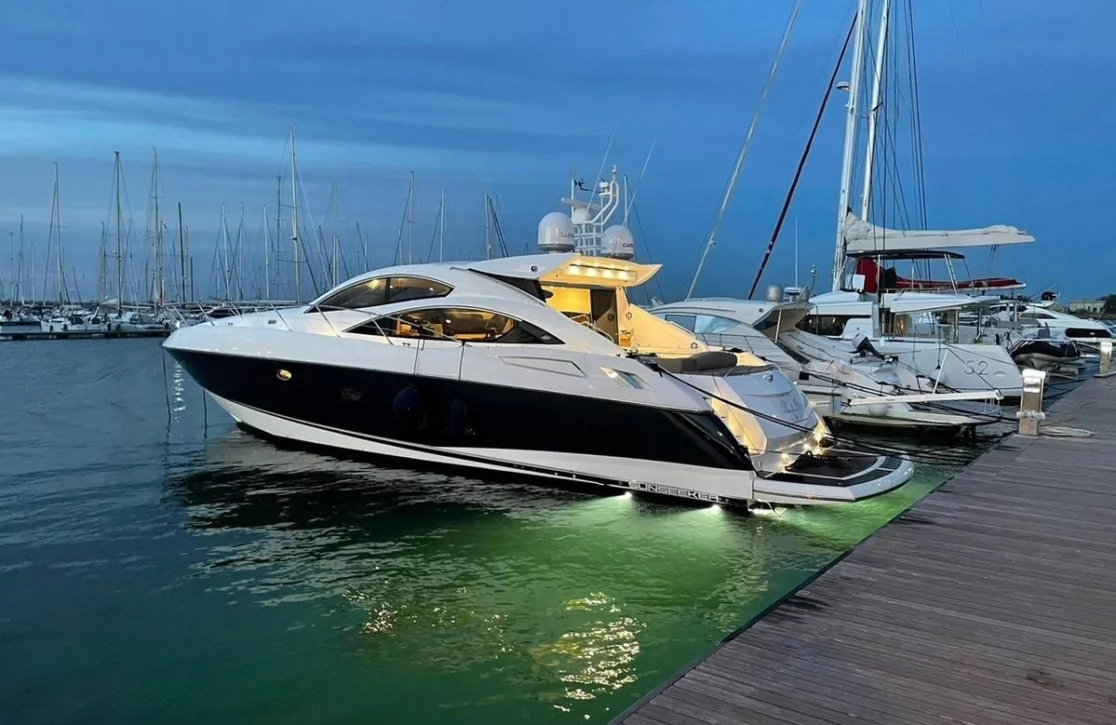 An image of Light Blue yacht