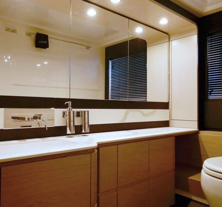 An image of Liquid Asset yacht