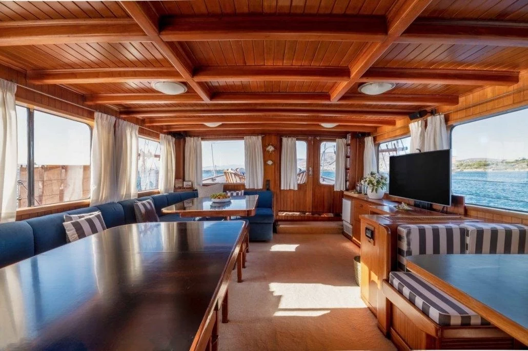 An image of Ciutadella yacht