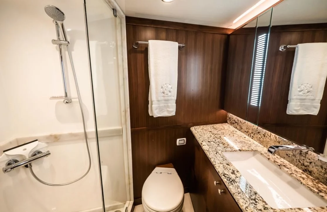 An image of Live Mas yacht