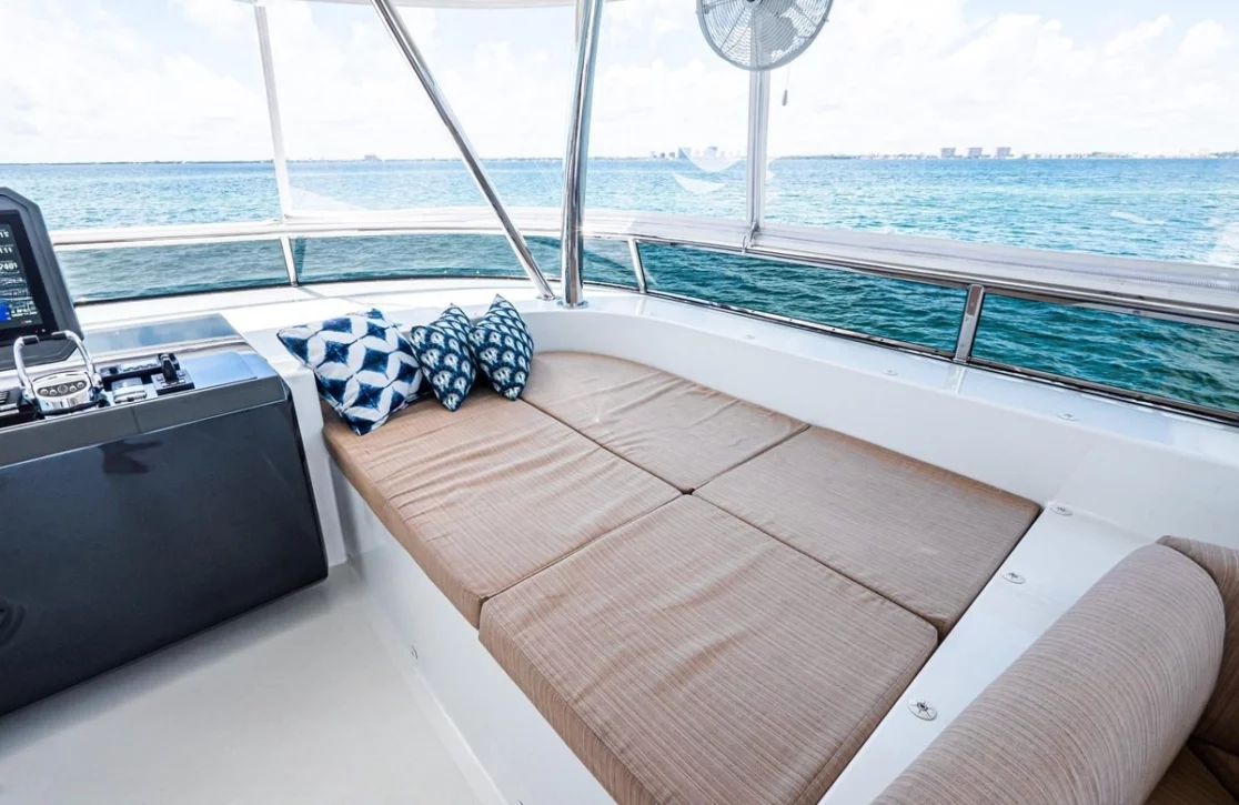 An image of Live Mas yacht