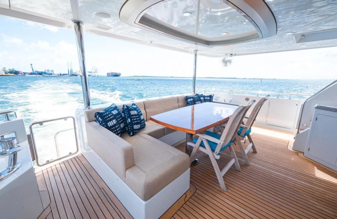 An image of Live Mas yacht