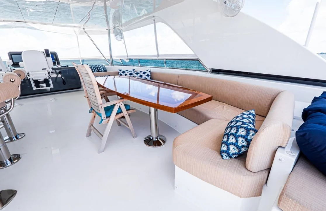 An image of Live Mas yacht