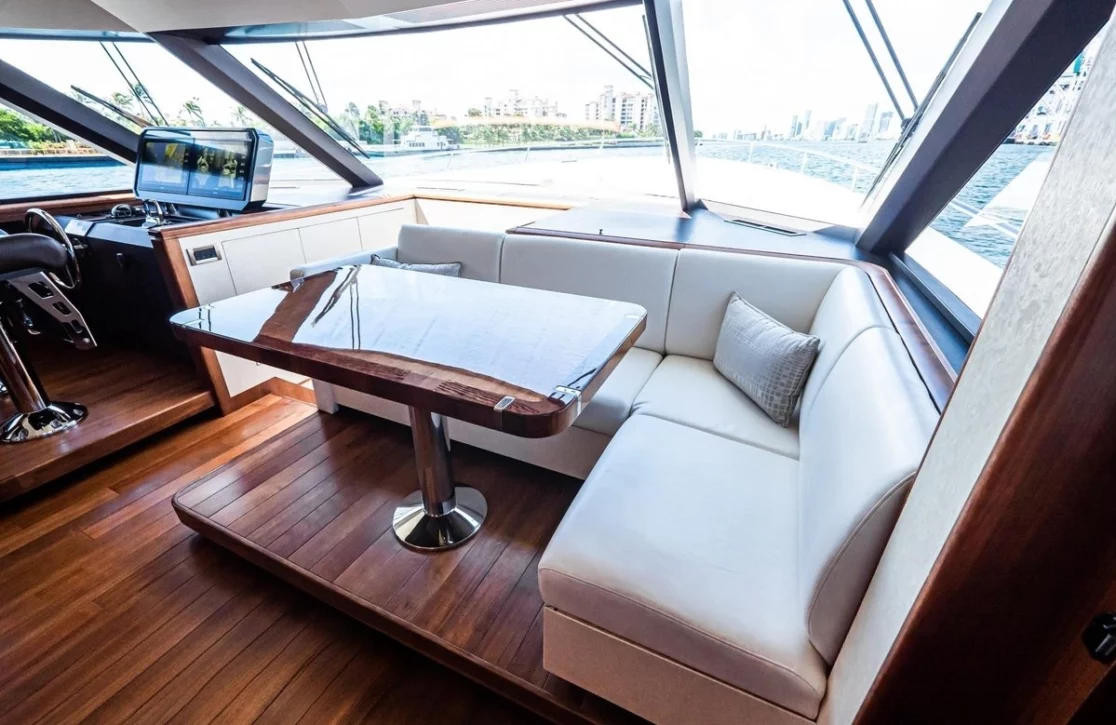 An image of Live Mas yacht