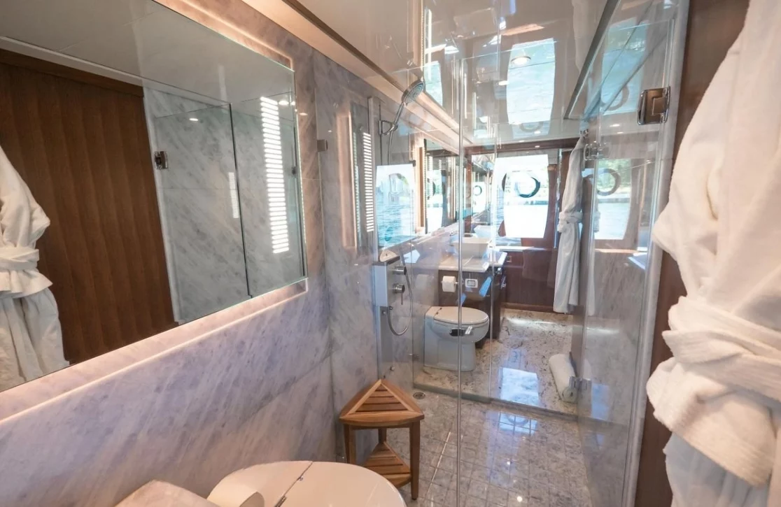 An image of Live Mas yacht