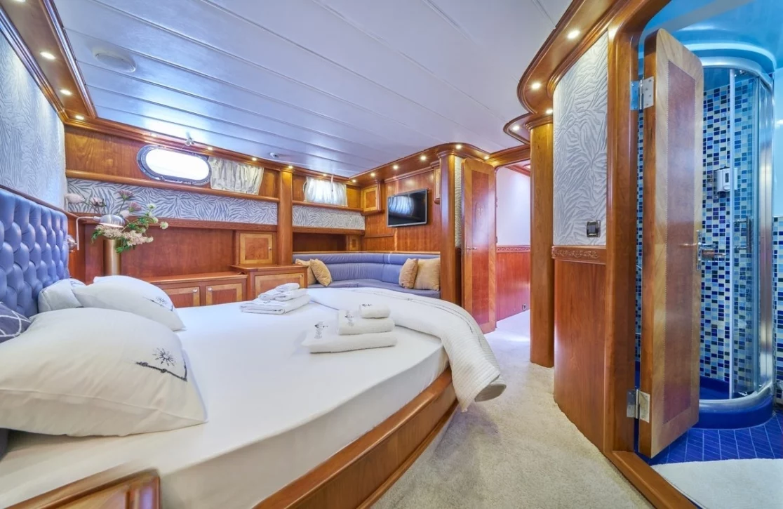 An image of Lotus yacht