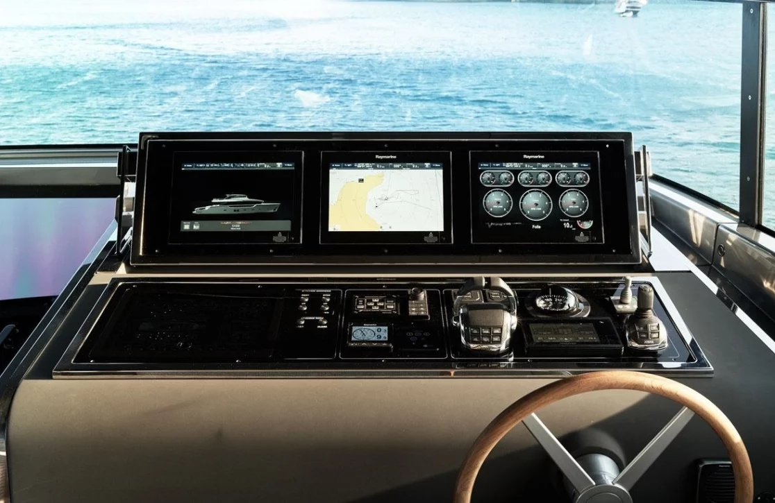 An image of Luar yacht