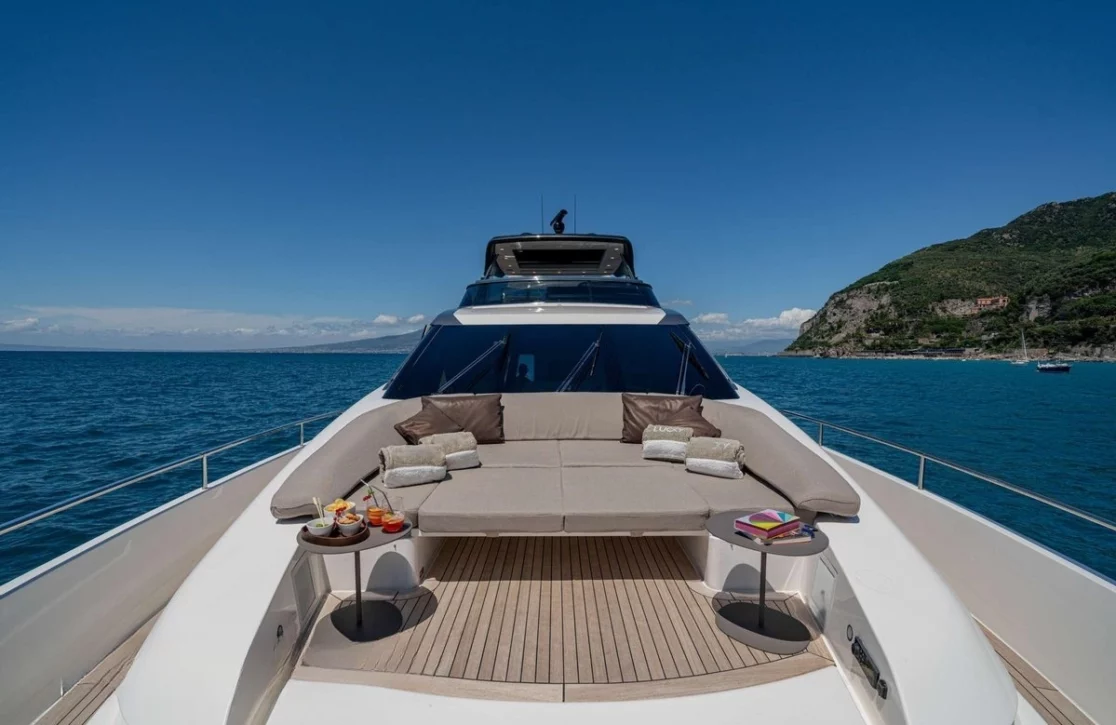 An image of Lucky yacht