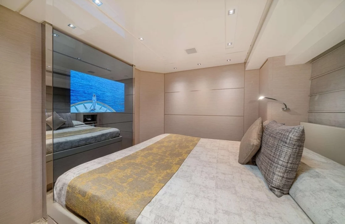 An image of Lucky yacht