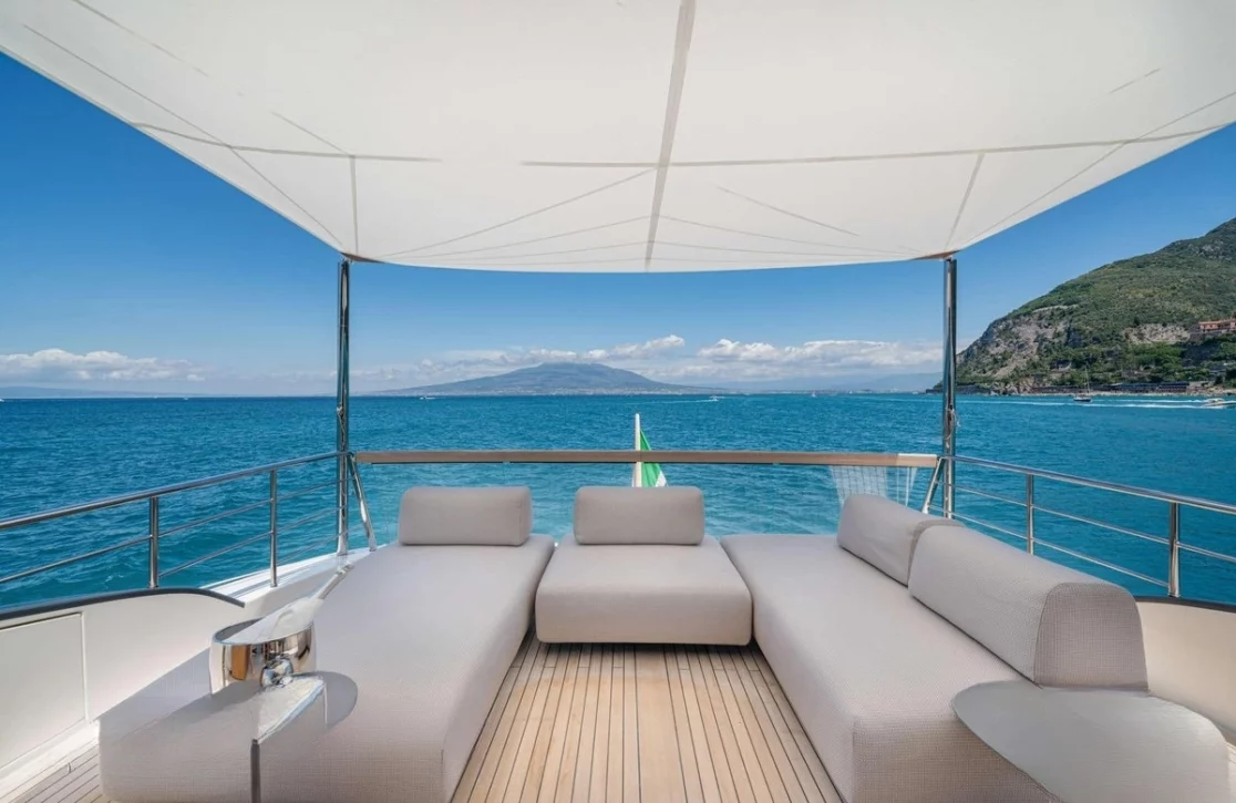 An image of Lucky yacht