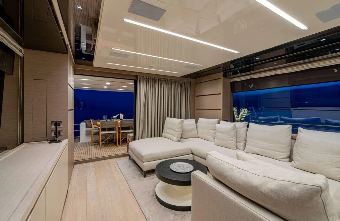 An image of Lucky yacht
