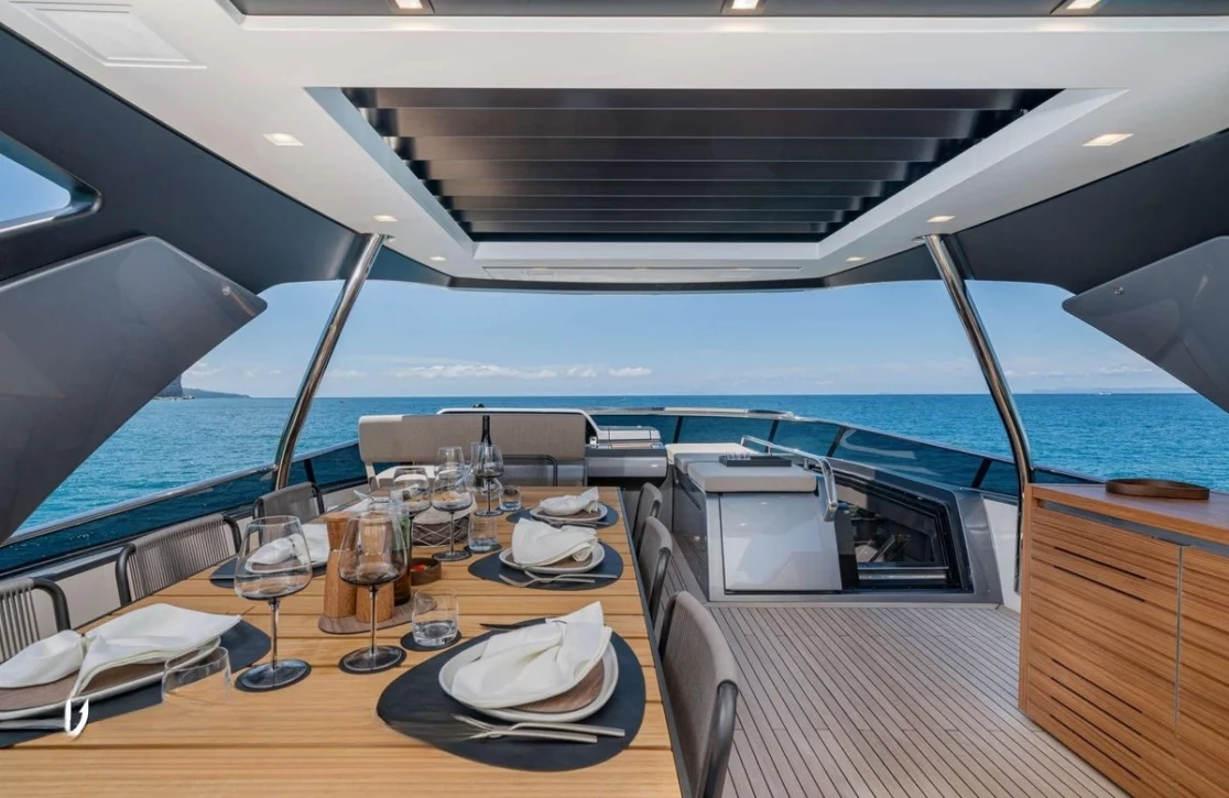 An image of Lucky yacht