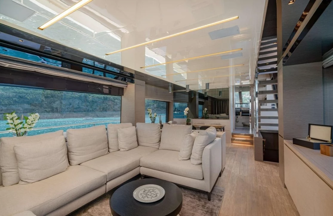 An image of Lucky yacht
