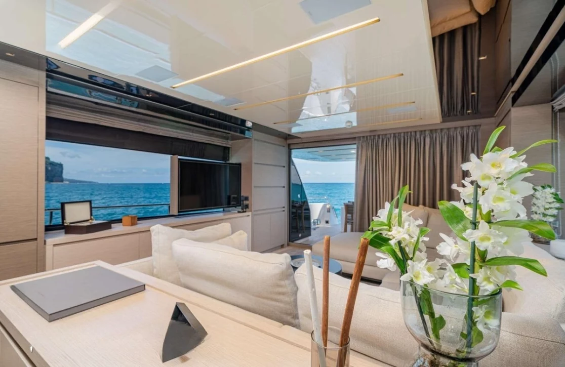An image of Lucky yacht