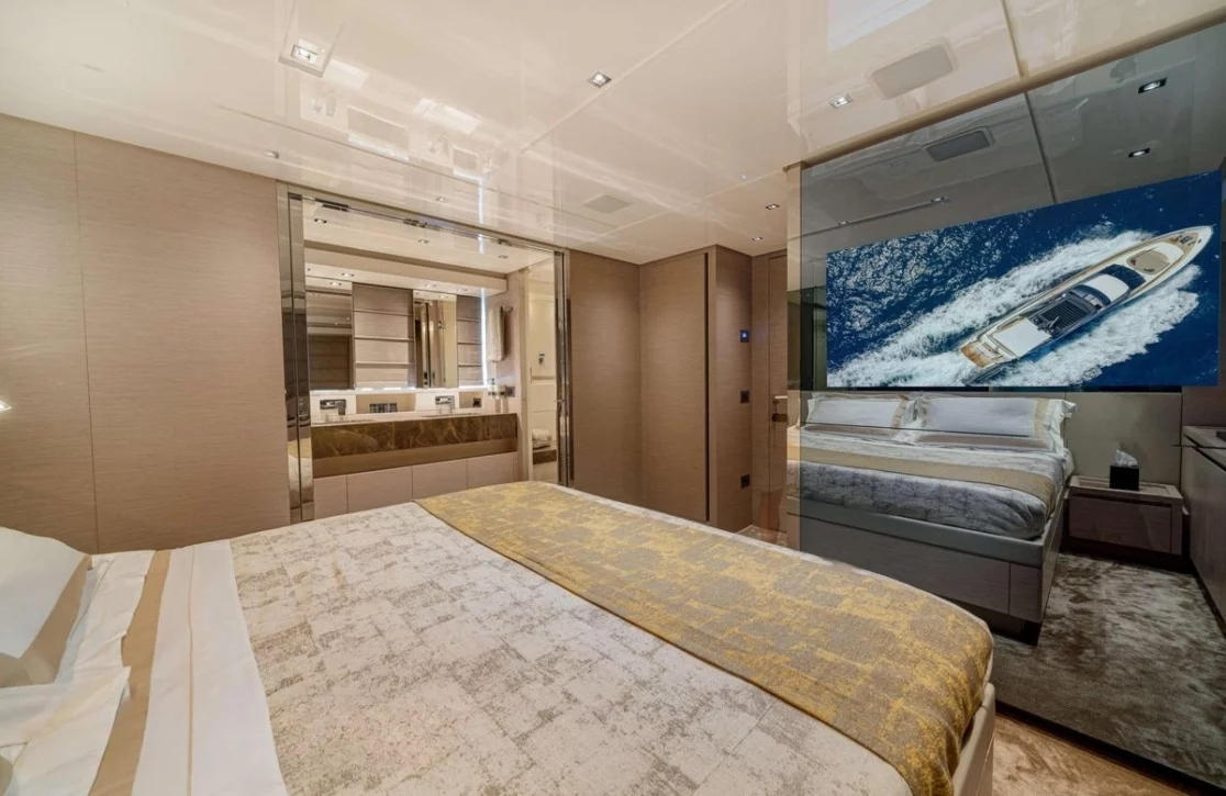 An image of Lucky yacht