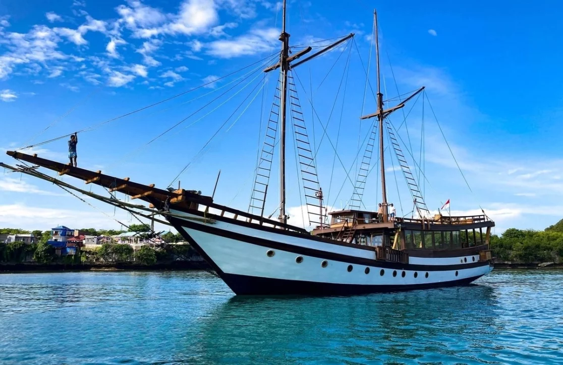 An image of Majik yacht