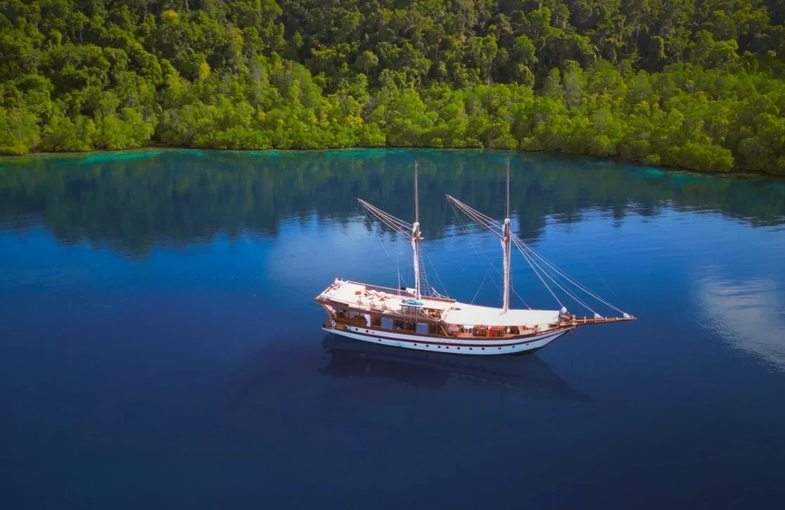 An image of Majik yacht