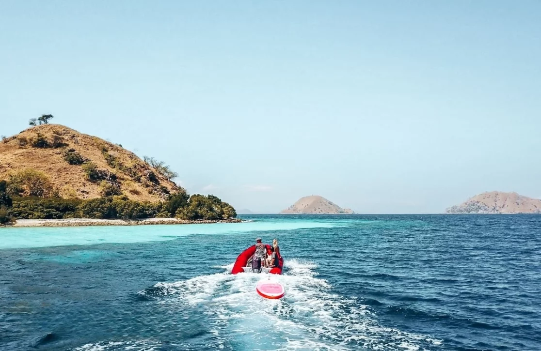 An image of Manta Mae yacht
