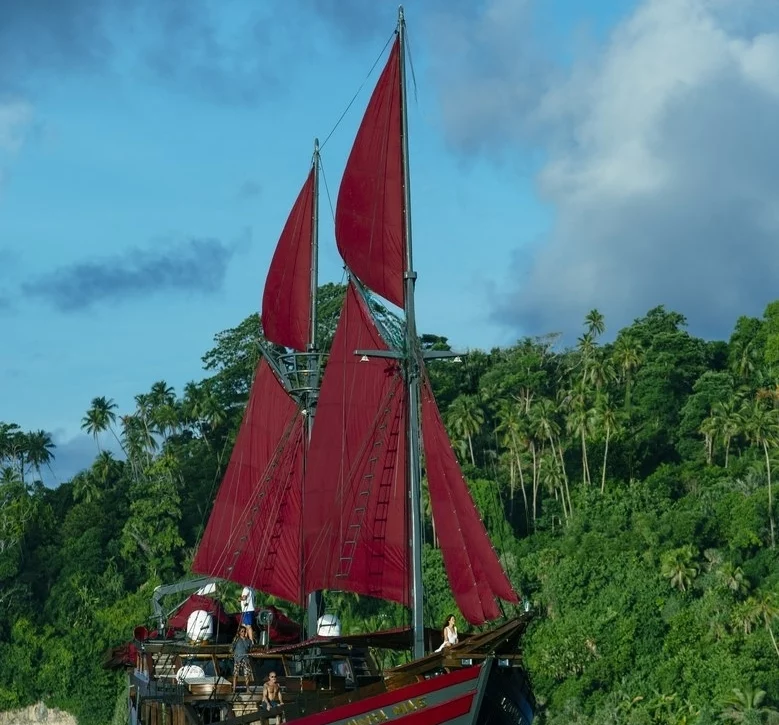 An image of Manta Mae yacht