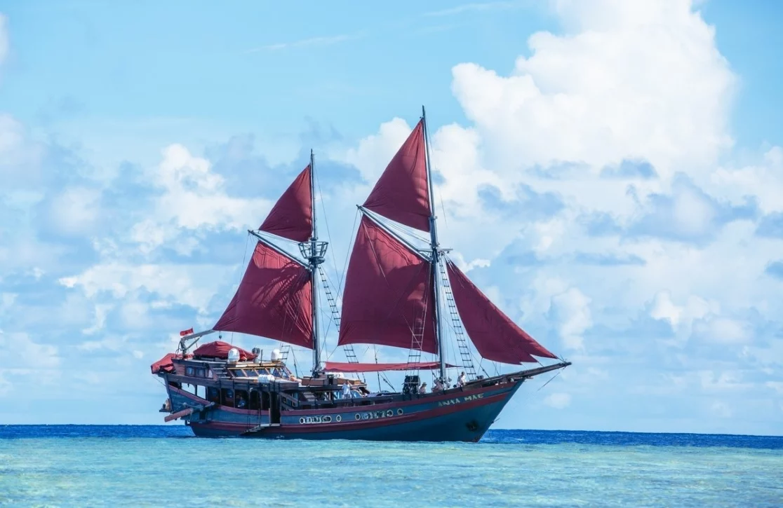 An image of Manta Mae yacht