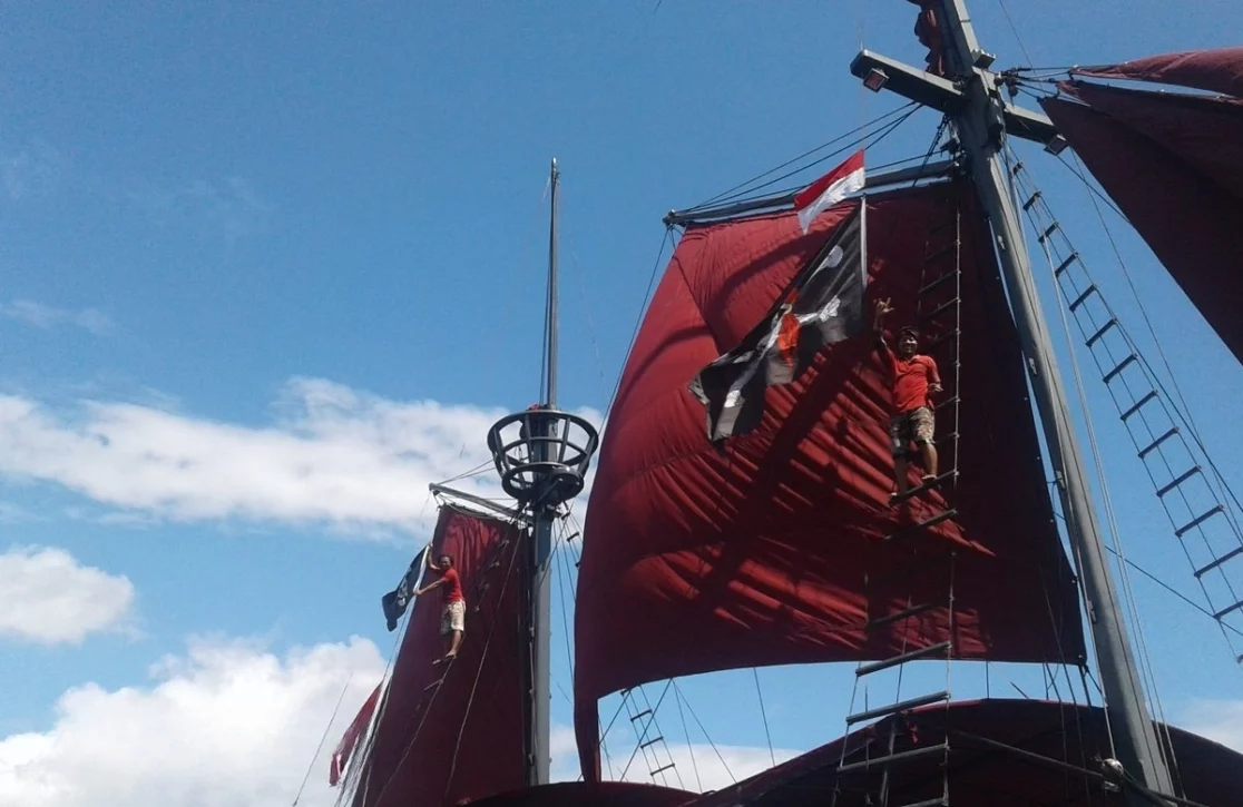 An image of Manta Mae yacht