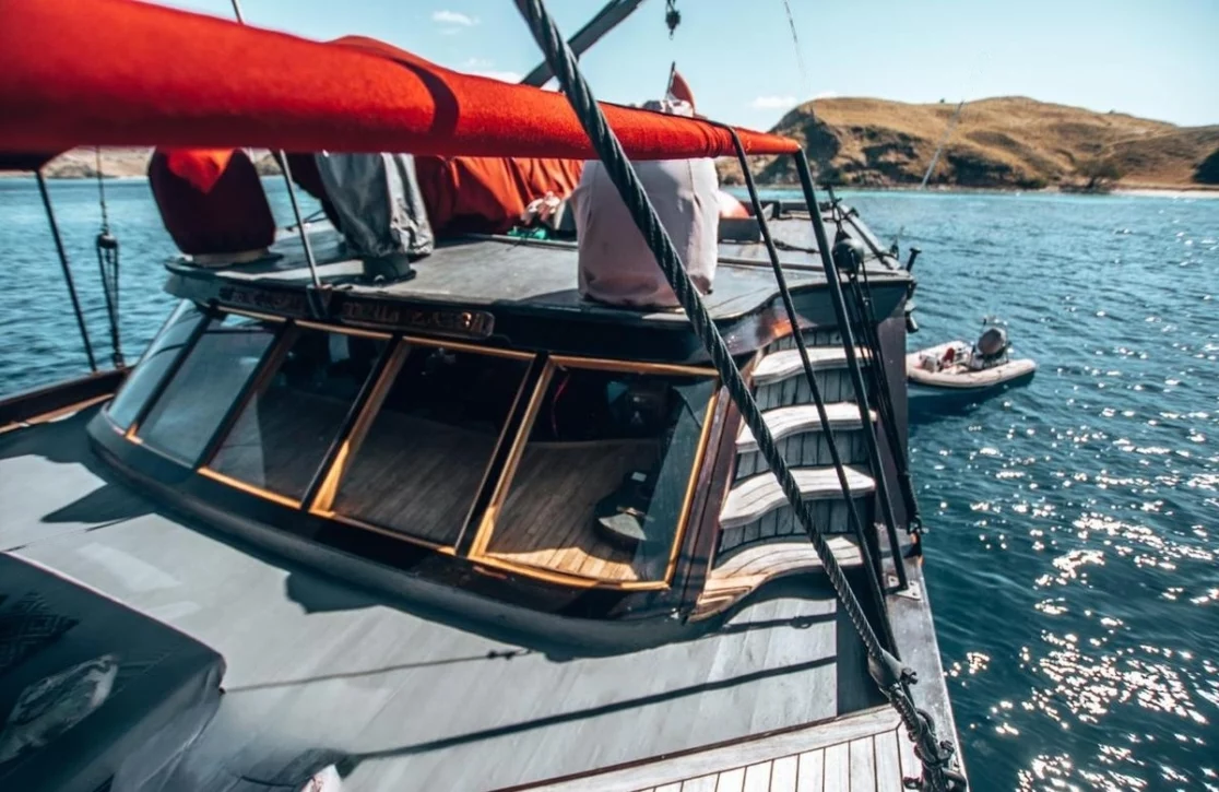 An image of Manta Mae yacht