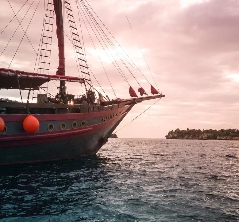 An image of Manta Mae yacht