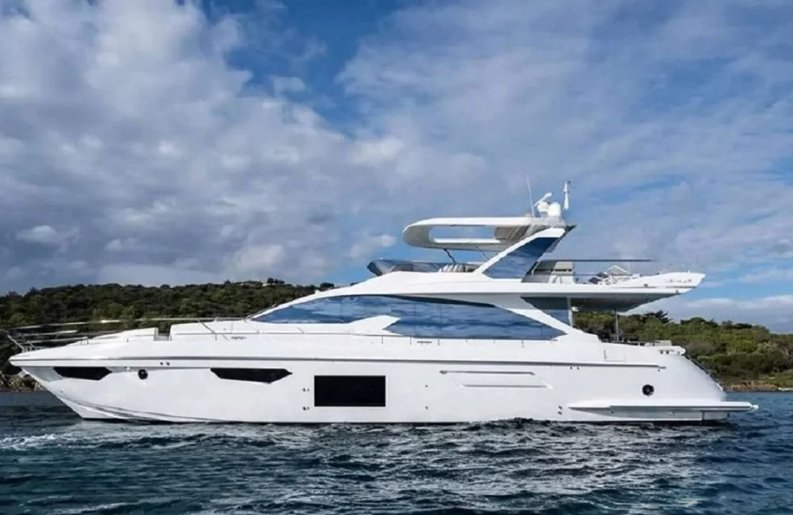 An image of Mineira yacht