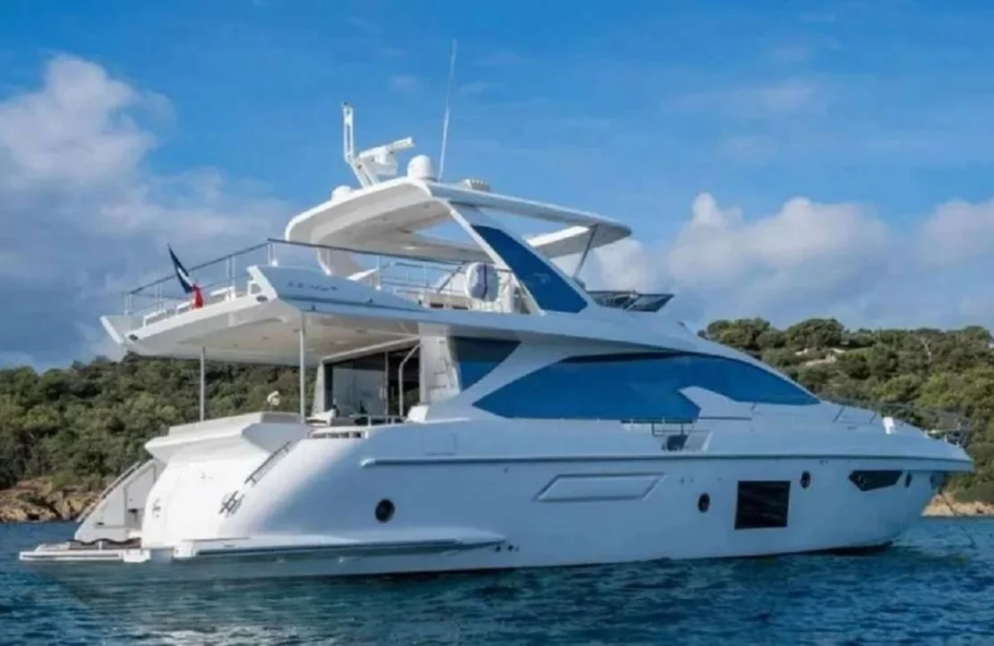 An image of Mineira yacht