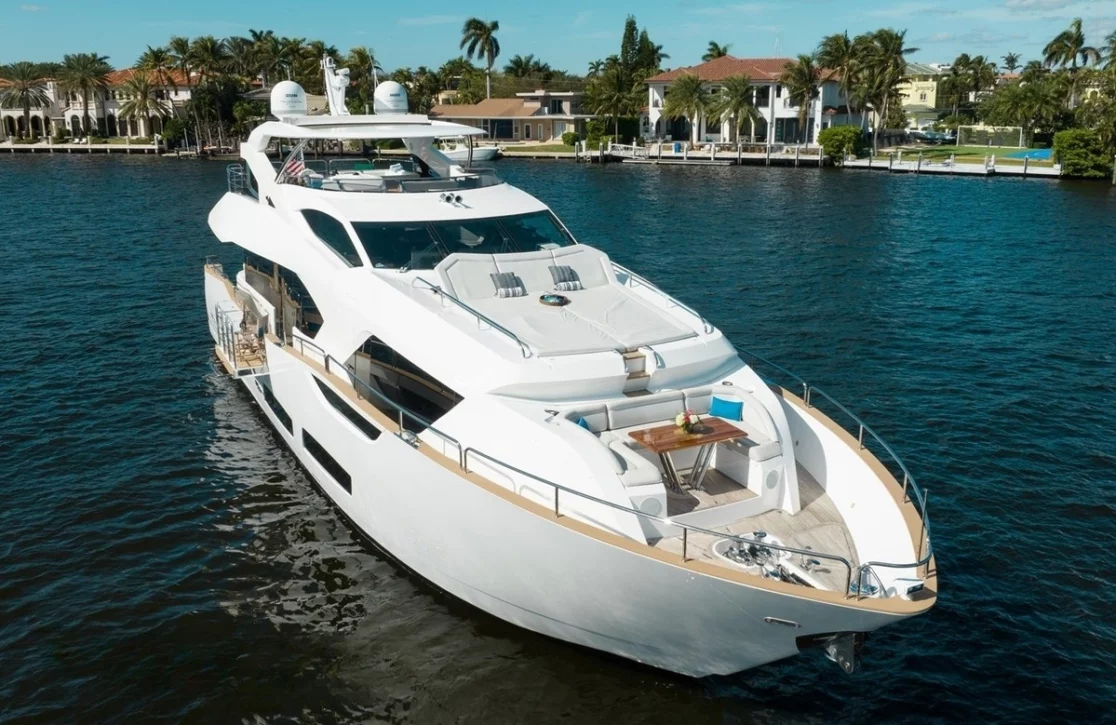 An image of Mirracle yacht