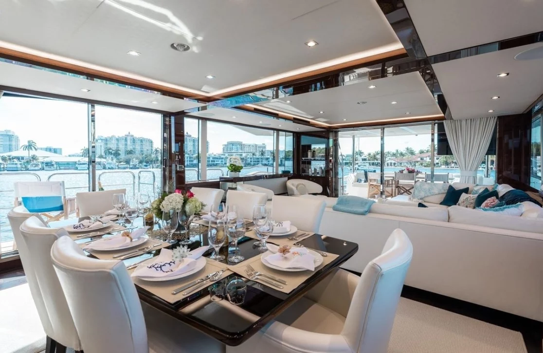 An image of Mirracle yacht