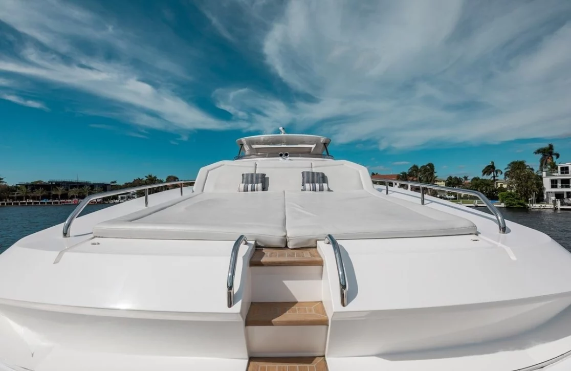 An image of Mirracle yacht