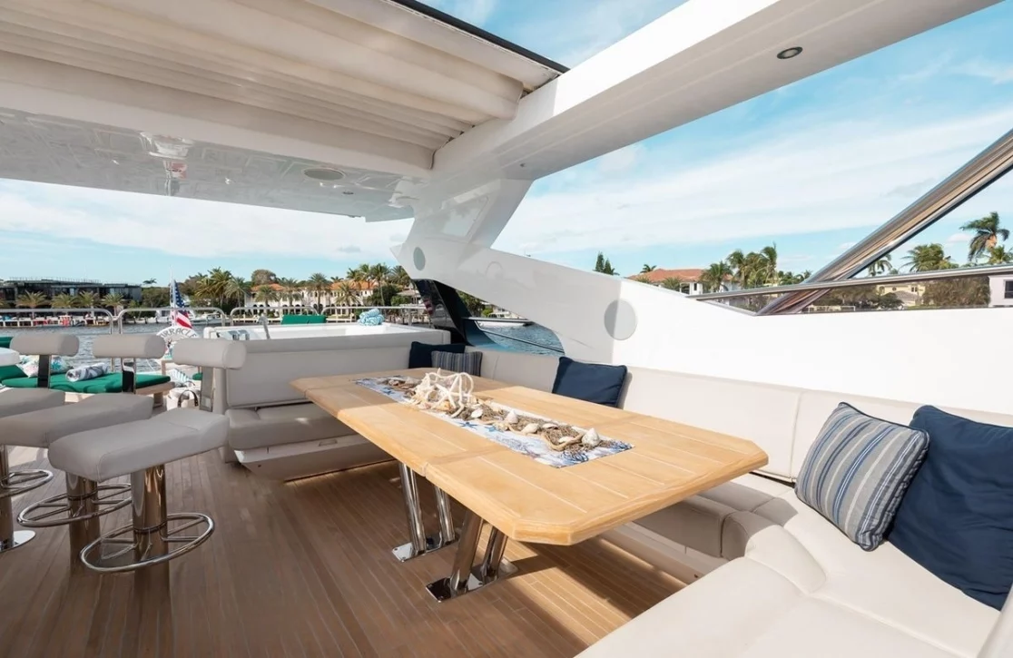 An image of Mirracle yacht