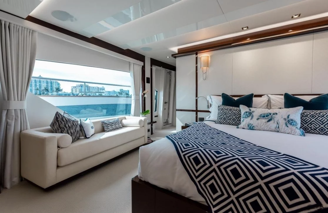 An image of Mirracle yacht