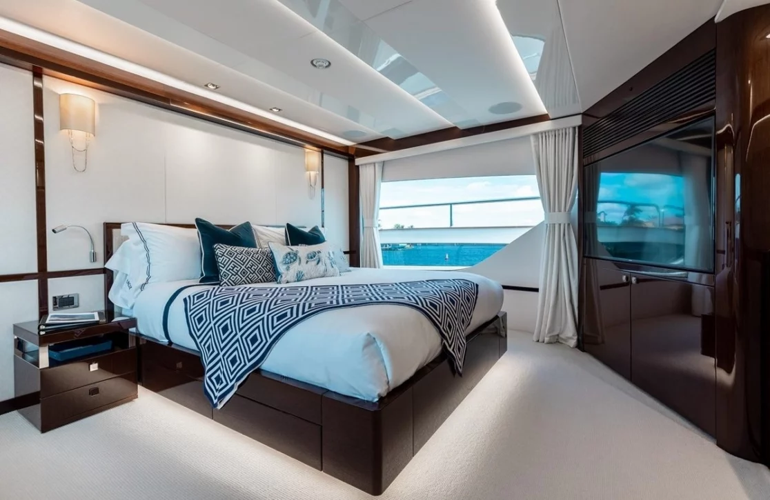 An image of Mirracle yacht
