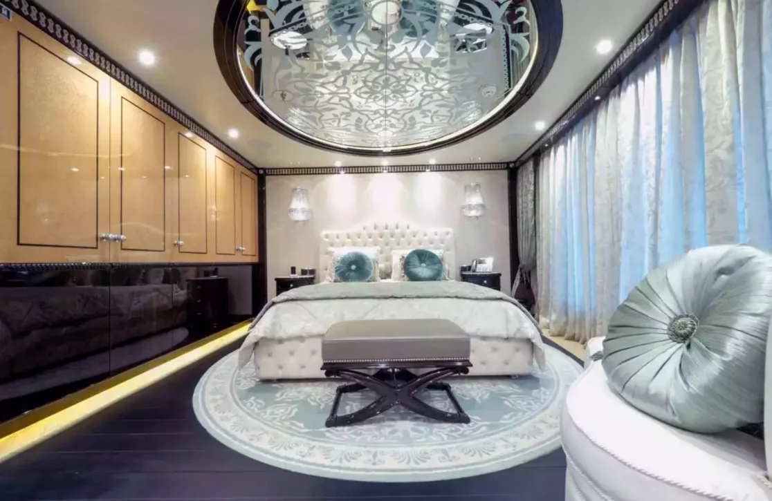 An image of Elements yacht