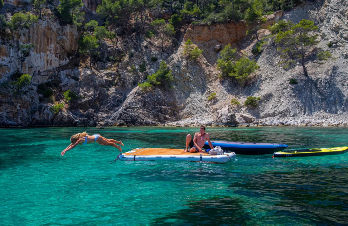 An image of Heavenly Daze yacht