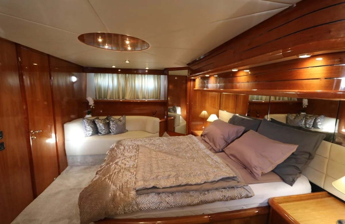 A preview of interior Bedroom cabin